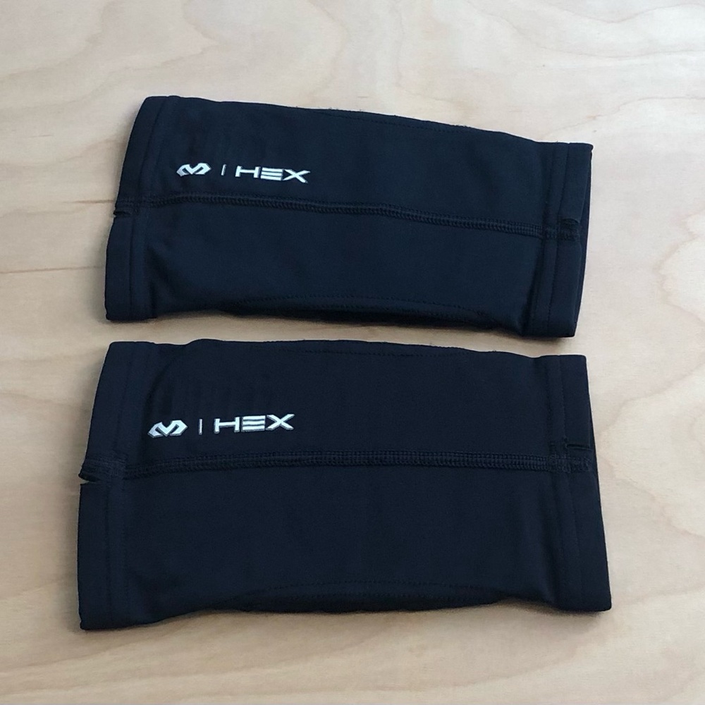 HEX Black Elbow or Knee Protection Pads unisex Size M.